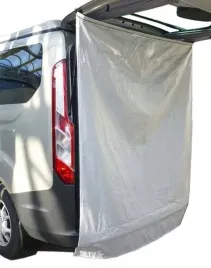 zaslona-prysznicowa-do-tylnej-klapy-pojazdu-w-wa