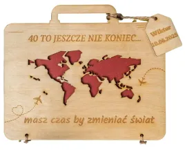 drewniana-koperta-walizka-na-pieniadze-na-prezent-grawer-urodziny-30-40-50