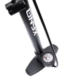 pompka-z-manometrem-do-roweru-samochodu-podlogowa-onyx-marka-onyx