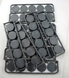 podstawki-pod-figurki-25-mm-45szt-bases-warlord