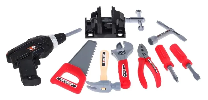 warsztat-walizka-stolik-bohater-brak