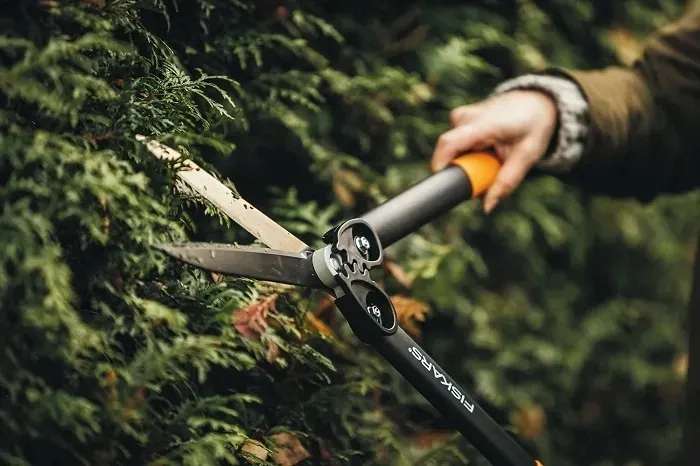fiskars-nozyce-do-zywoplotu-hs72-dlugosc-robocza-57-cm