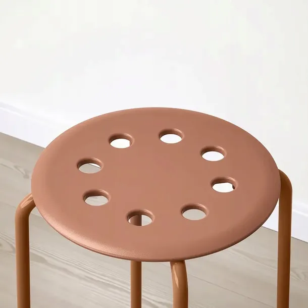 taboret-stolek-czerwonobrazowy-45-cm-ikea-marius-kolor-mebla-odcienie-czerwieni
