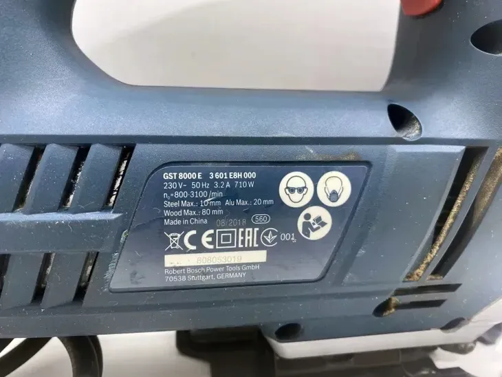 bosch-wyrzynarka-710w-gst8000-e-glebokosc-ciecia-w-drewnie-80-mm