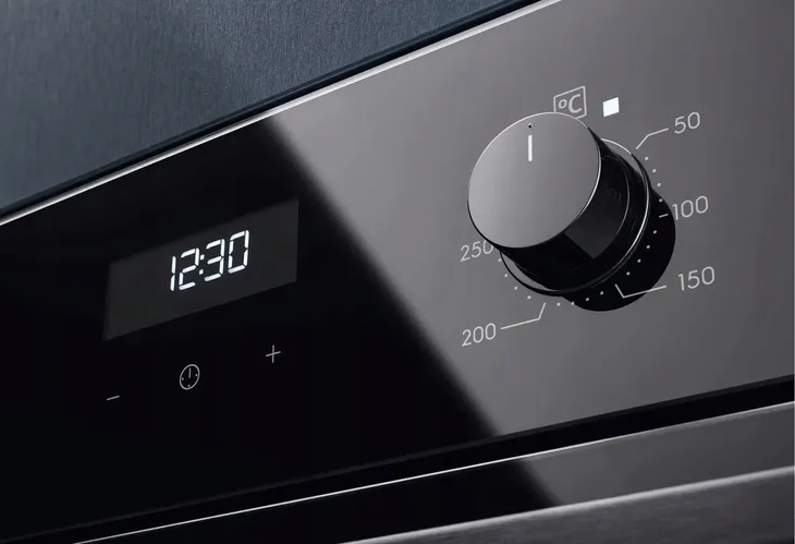 piekarnik-elektryczny-electrolux-eof5c50bz-marka-electrolux