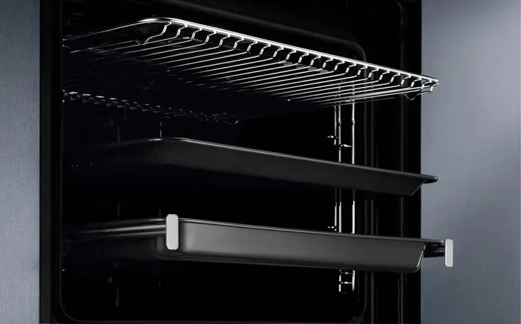 piekarnik-elektryczny-electrolux-eof5c50bz-material-stal-nierdzewna-szklo