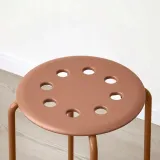 taboret-stolek-czerwonobrazowy-45-cm-ikea-marius-kolor-mebla-odcienie-czerwieni