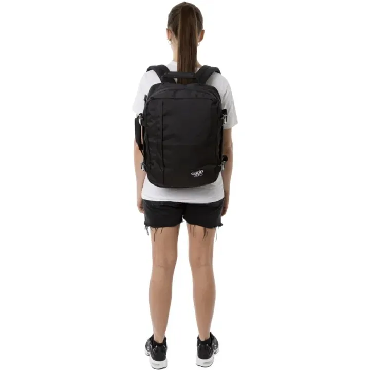 plecak-kabinowy-cabinzero-mini-28l-absolute-black-stan-nowy
