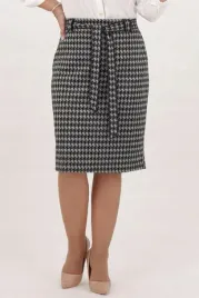 spodnica-olowkowa-elegancka-dopasowana-midi-polski-producent-duze-rozmiary