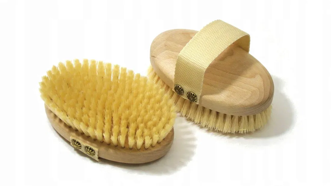szczotka-do-masazu-na-sucho-i-szczoteczka-do-rak-i-paznokci-gratis-zestaw