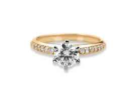zloty-pierscionek-zareczynowy-z-moissanitem-0-8ct-i-brylantami-14kt-585