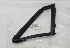 nowa-org-ramka-obudowa-szyby-trojkatnej-prawy-przod-toyota-c-hr-i