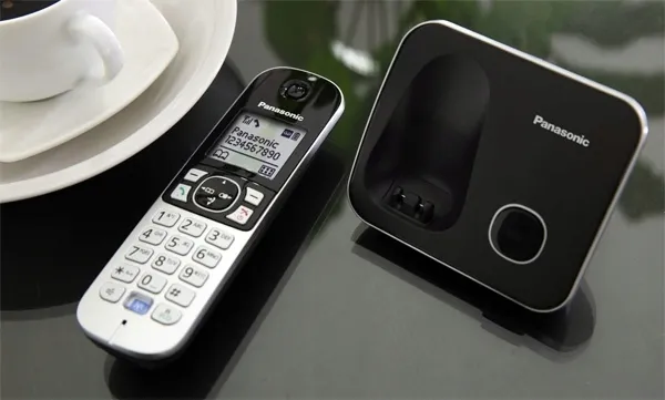 telefon-stacjonarny-bezprzewodowy-panasonic-6812-glosnik-tak