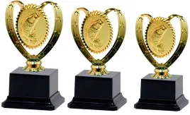 zestaw-3-pucharow-wedkarskich-trofea-z-ryba-nagrody-z-opisem-19-18-17-cm