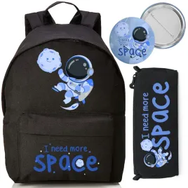 zestaw-plecak-szkolny-czarny-piornik-przypinka-do-szkoly-i-need-more-space