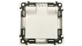 valena-life-gniazdo-pojedyncze-z-u-2p-z-schuko-ip44-z-przeslonami-bialy-753