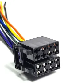 wtyk-kostka-iso-gniazdo-radia-z-kablami-zespolona