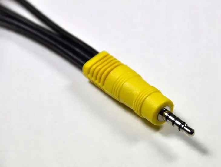 adapter-wtyk-jack-35mm-4-pol-3-gniazda-rca-typ2-marka-bez-marki