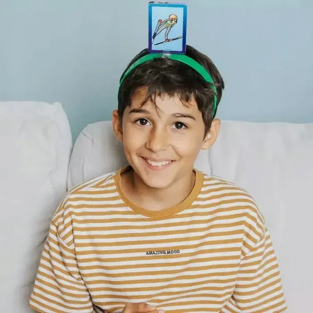 spy-guy-anonimo-gra-podrozna-bohater-brak