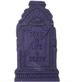 dekoracja-halloweenowa-nagrobek-toxic-in-life-43-x-22-cm-ozdoba-halloween