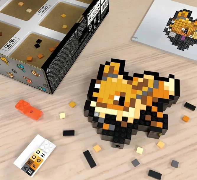 klocki-mega-pokemon-pixel-eevee-323-elementy-15-cm-hth78