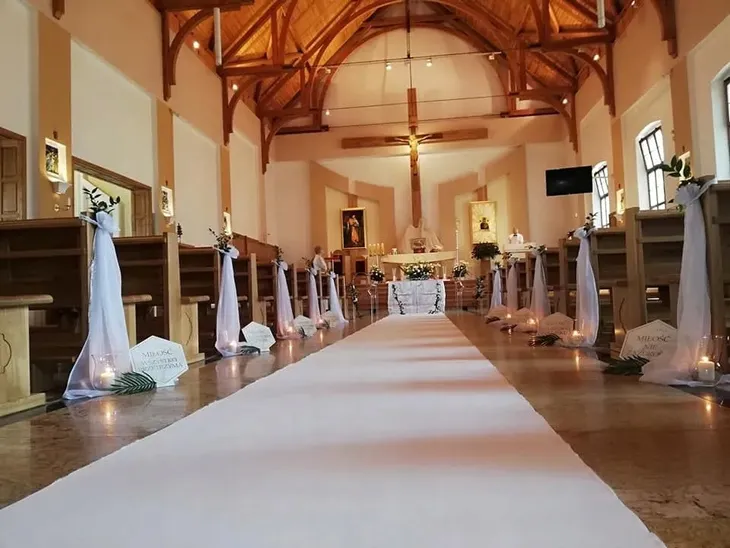 DYWAN BIAŁY NA ŚLUB DO KOŚCIOŁA OKOLICZNOŚCIOWY 25 METRÓW SZEROKOŚC 120 CM