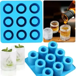 silikonowa-foremka-do-lodu-kieliszki-lodowe-w-ksztalcie-kieliszka-do-shotow