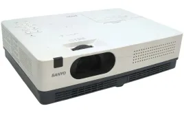 projektor-sanyo-plc-xd2600