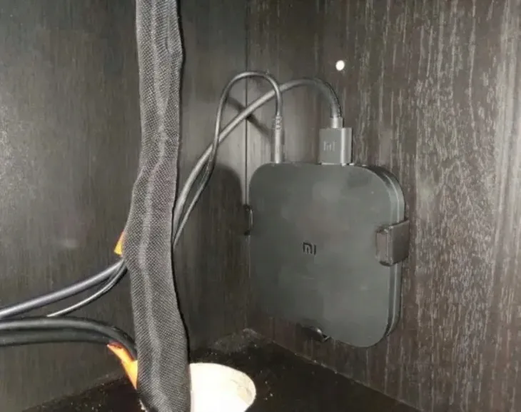 2-x-solidny-uchwyt-do-xiaomi-mi-box-s-marka-minexo