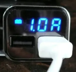 ladowarka-12-24v-2xusb-tester-akumulatora