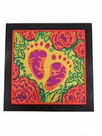 stopy-na-piasku-w-kwiatach-mandala-obrazek-dekoracja-na-sciane-23-cm-druk3d