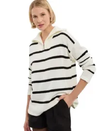 happiness-sweter-w-paski-ecru-z-golfem-i-zamkiem-mqk