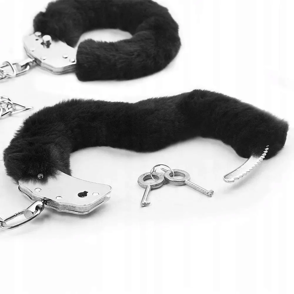 kajdanki-fluffy-leg-cuffs-czarne-waga-z-opakowaniem-0-28-kg