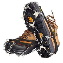 raczki-na-buty-nakladki-turystyczne-do-chodzenia-po-sniegu-lodzie-zima