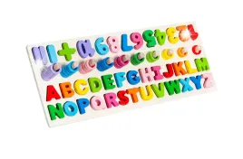 drewniana-zabawka-ukladanka-alfabet-i-cyfry