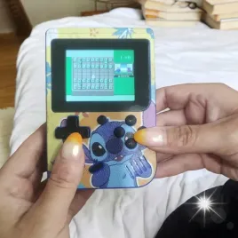 przenosna-retro-konsola-stich-400w1-niekonczaca-sie-zabawa-w-kazdym-miejscu