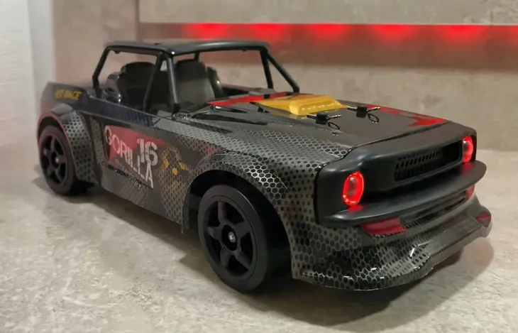 2w1-samochod-sterowany-auto-rc-4x4-drift-30km-h-stan-nowy-zawiera-baterie-tak