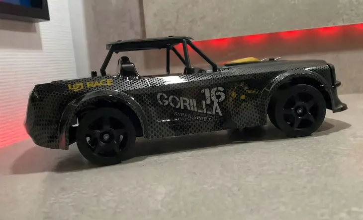 2w1-samochod-sterowany-auto-rc-4x4-drift-30km-h-waga-z-opakowaniem-1-3-kg-stan-nowy