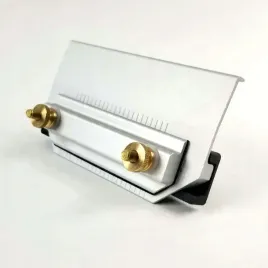 szeroki-prowadnik-do-ostrzenia-dlut-i-nozy-strugow