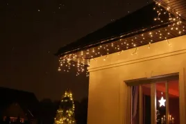 sople-300-led-145m-kurtyna-girlanda-biala-ciepla-8-funkcji-zewnetrzne