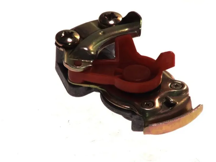 zlacze-pneum-czerwone-twarde-m16-typ-samochodu-autobusy-samochody-ciezarowe