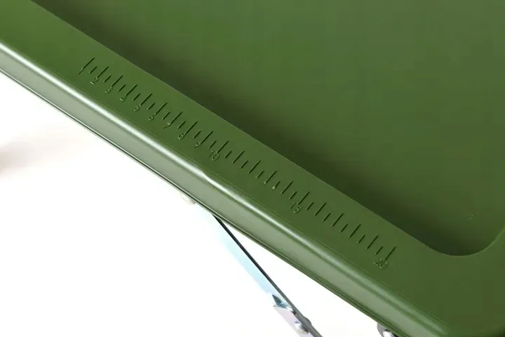 stolik-wedkarski-elektrostatyk-material-blatu-tworzywo-sztuczne
