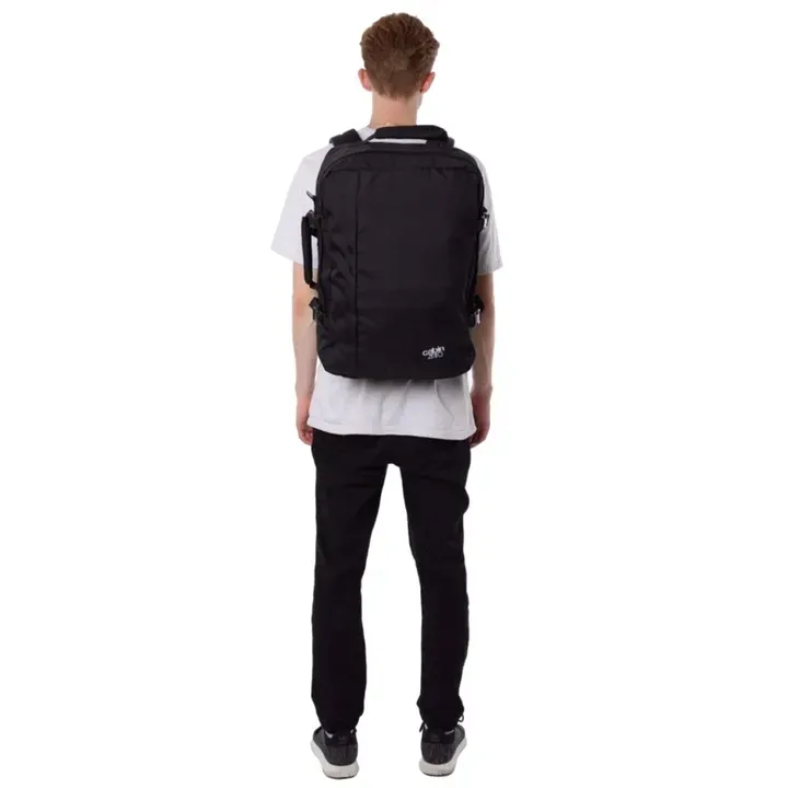 plecak-kabinowy-cabinzero-classic-44l-absolute-black