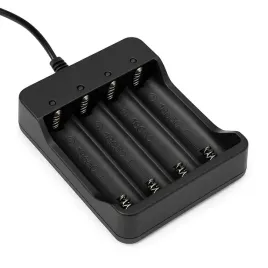 ladowarka-do-akumulatorow-baterii-18650-4x-slot-230v-uniwersalna-ladowarka