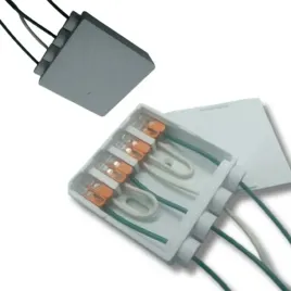 zestaw-puszka-natynkowa-na-4-kostki-wago-biala-4x-wago-221-412