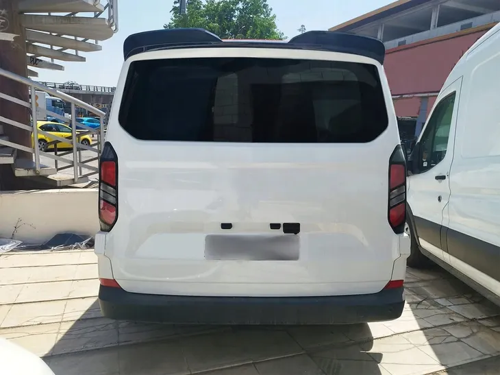 spojler-dachowy-do-ford-transit-custom-ii-2023-producent-czesci-chromemaster