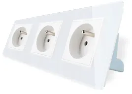 gniazdo-potrojne-w-ramce-szklanej-bialy-welaik