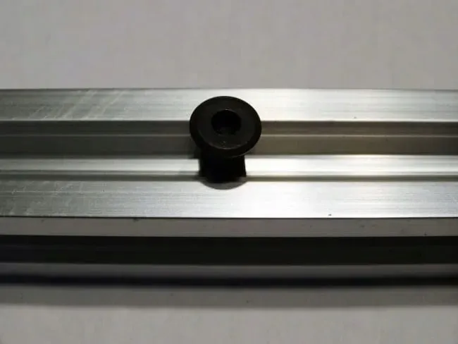 t-nut-wpust-rowkowy-do-profili-m4-25-szt-kod-producenta-hw1599nc-kpl