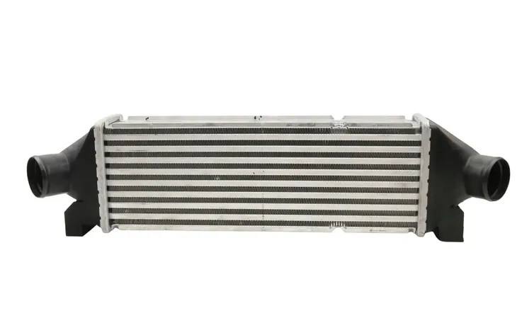 intercooler-ford-transit-06-2-4-tdci-jakosc-czesci-zgodnie-z-gvo-p-zamiennik-o-jakosci-porownywalnej-do-oryginalu