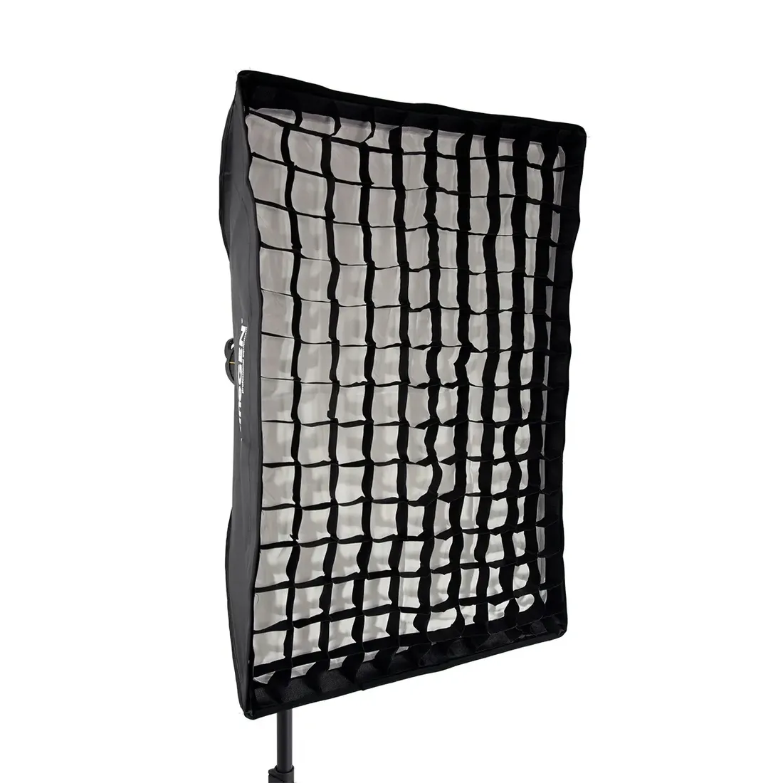 softbox-60x90-cm-z-gridem-mocowanie-bowens